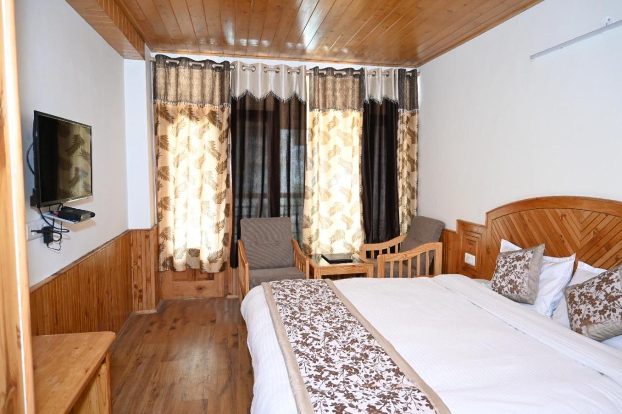 Hotel Nirmal Chhaya Manali  Exterior photo