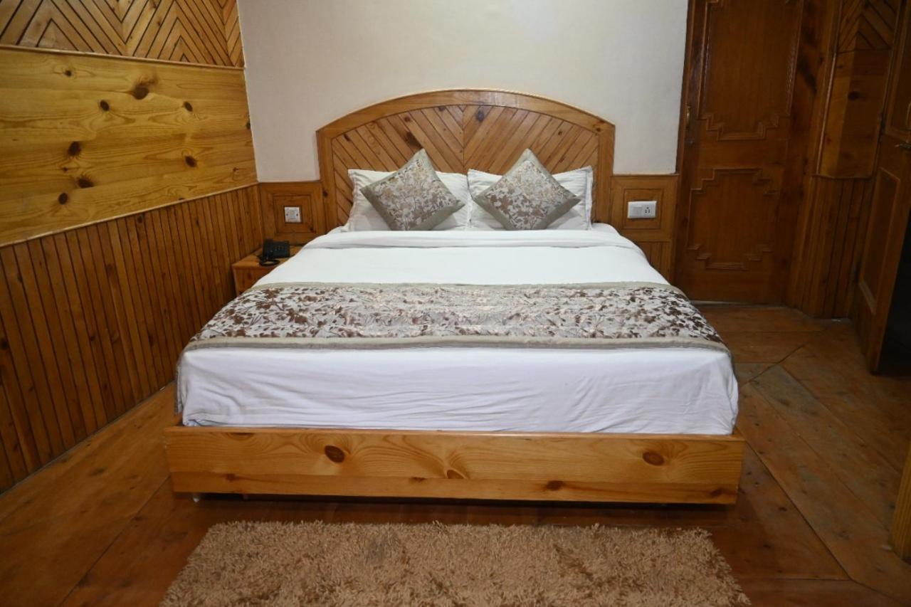 Hotel Nirmal Chhaya Manali  Exterior photo